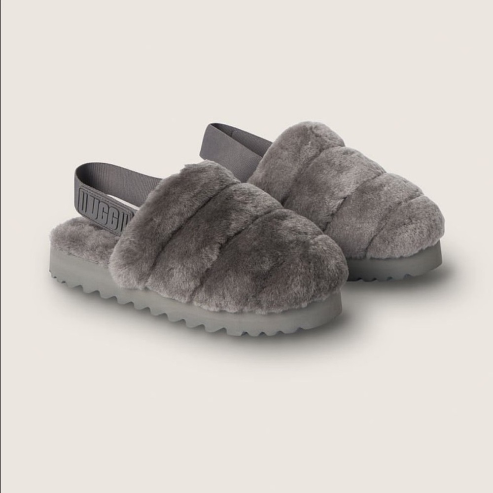 Ugg-Fluff Yeah Slippers
Never Worn. Size 12. good for size 11 too!